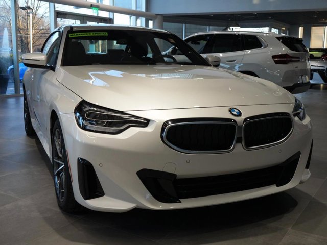 2025 BMW 2 Series 230i - Photo 40