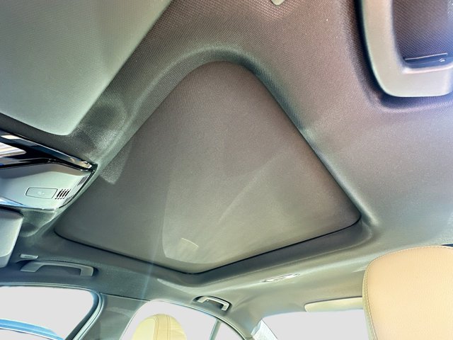 2026 BMW 3 Series 330i - Photo 15