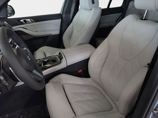 New 2026 Brooklyn Grey Metallic BMW sDrive40i image 9
