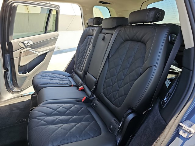 2026 BMW X7 40i - Photo 55