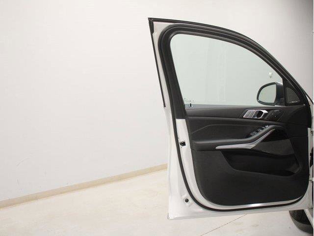 2026 BMW X7 40i - Photo 40