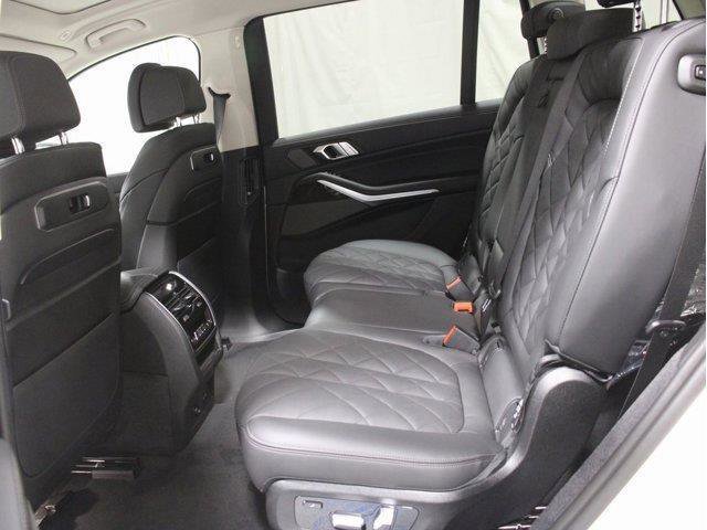 2026 BMW X7 40i - Photo 29