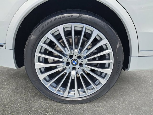 New 2027 Mineral White Metallic BMW xDrive40i image 17