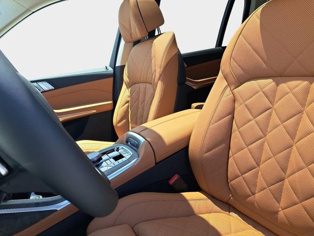 New 2027 Mineral White Metallic BMW xDrive40i image 9