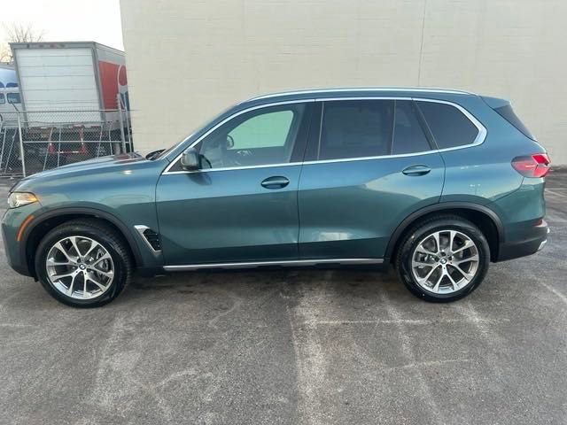 Used 2024 BMW X5 40i with VIN 5UX23EU05R9V18992 for sale in Davenport, IA