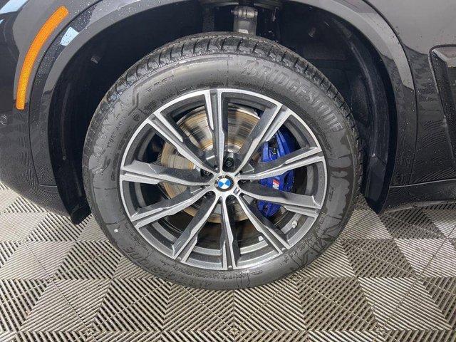 New 2026 Black Sapphire Metallic BMW xDrive40i image 6