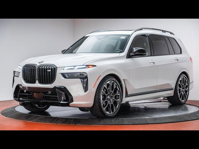 2025 BMW X7 M60i