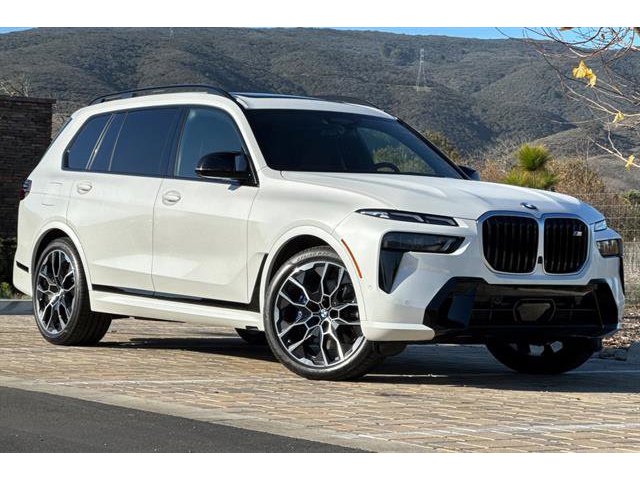 2025 BMW X7 M60i