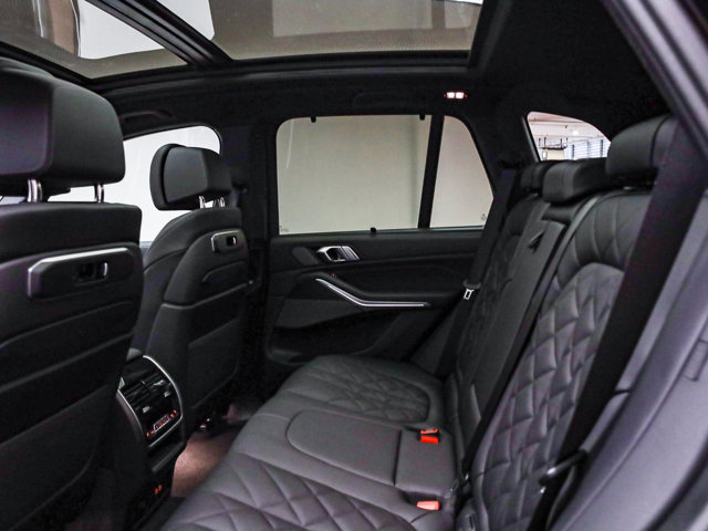 2026 BMW X5 M60i - Photo 48