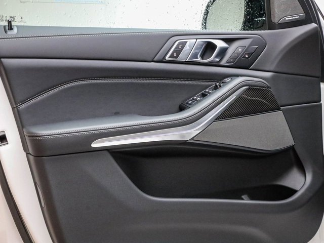 2026 BMW X5 M60i - Photo 50