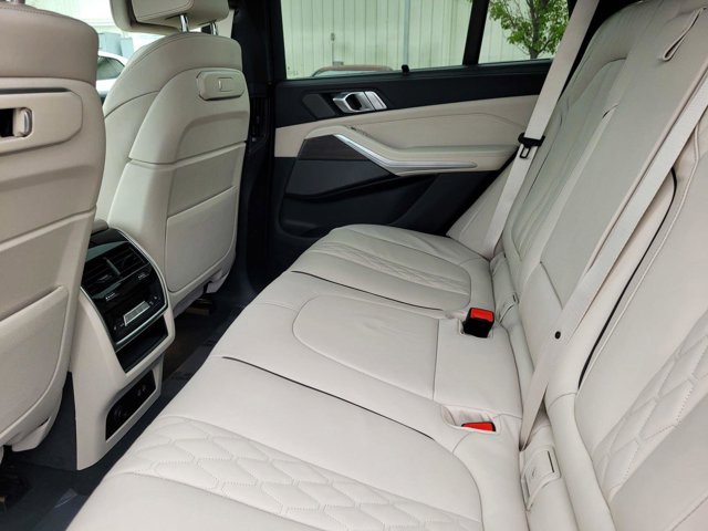 2026 BMW X5 M60i - Photo 33
