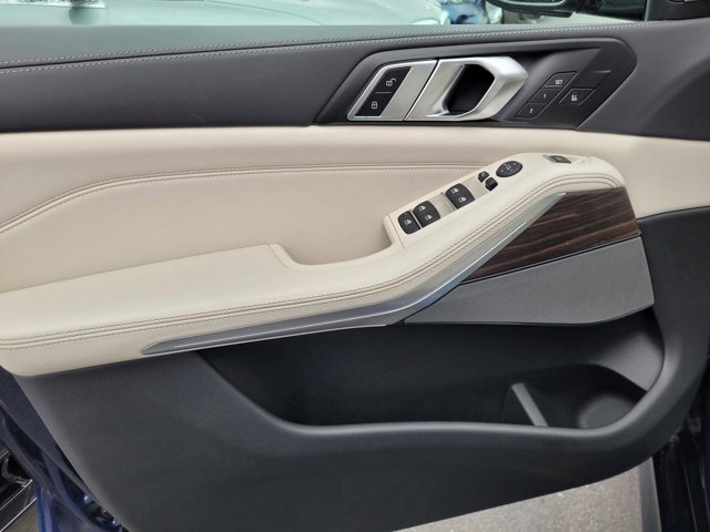 2026 BMW X5 M60i - Photo 37