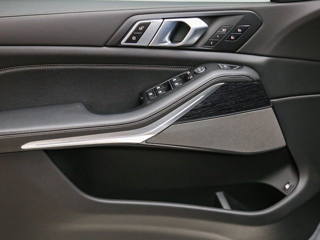 2026 BMW X5 50e - Photo 50