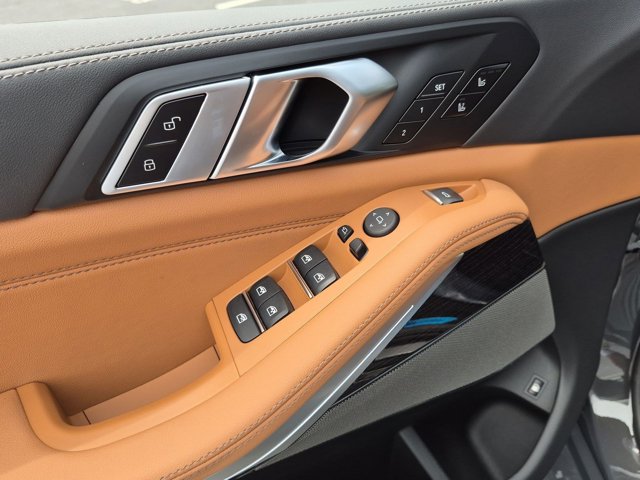 New 2026 Dravit Grey Metallic BMW xDrive50e image 15
