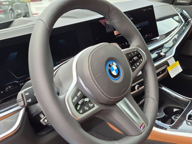 New 2026 Dravit Grey Metallic BMW xDrive50e image 18