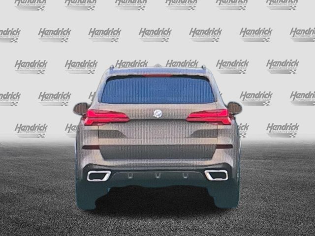 New 2026 Dravit Grey Metallic BMW xDrive50e image 22