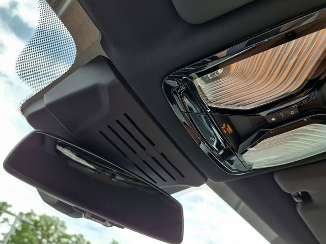 New 2026 Dravit Grey Metallic BMW xDrive50e image 27