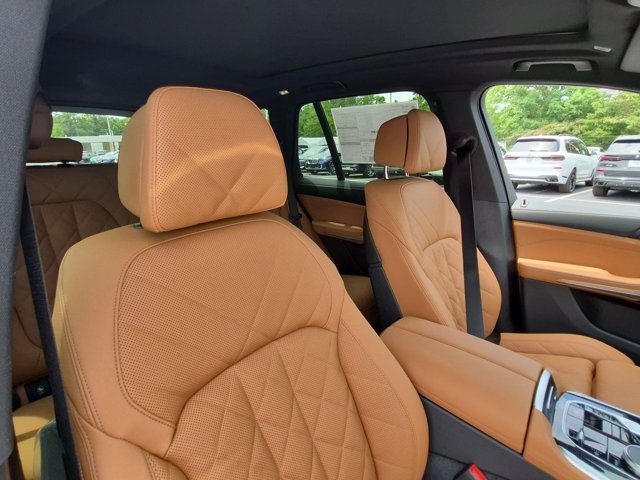 New 2026 Dravit Grey Metallic BMW xDrive50e image 34