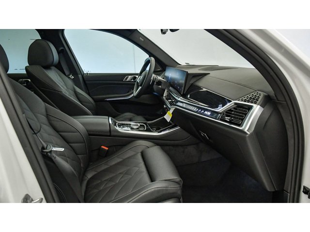 2026 BMW X5 50e - Photo 50