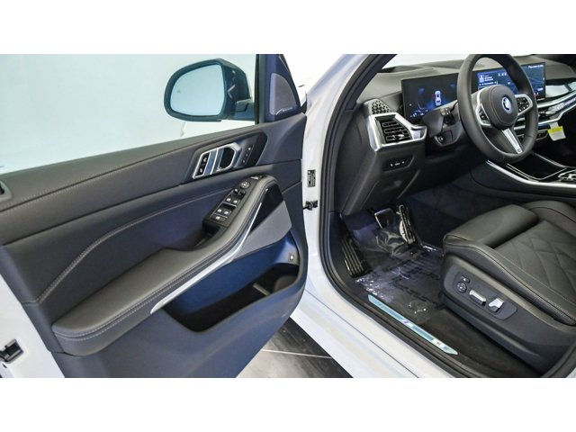 2026 BMW X5 50e - Photo 56