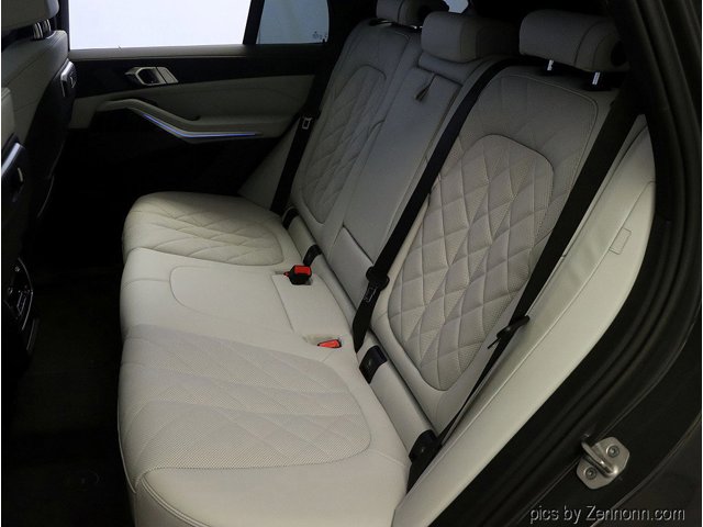 2026 BMW X5 50e - Photo 28