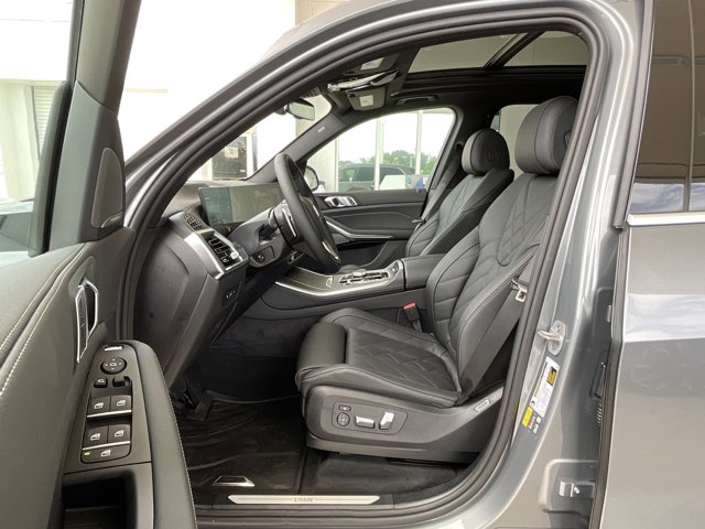 2026 BMW X5 50e - Photo 50