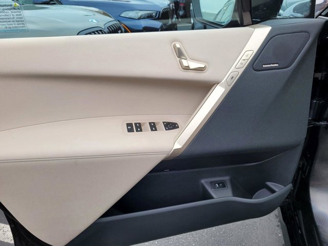 2026 BMW iX 60 - Photo 37