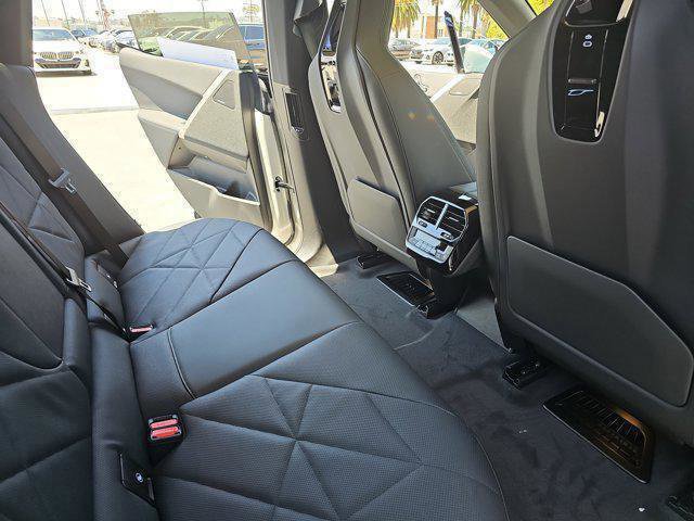 2026 BMW iX 60 - Photo 48