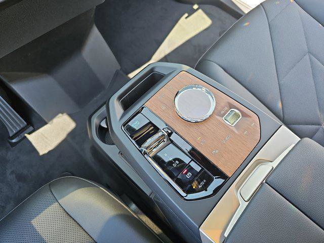 2026 BMW iX 60 - Photo 63