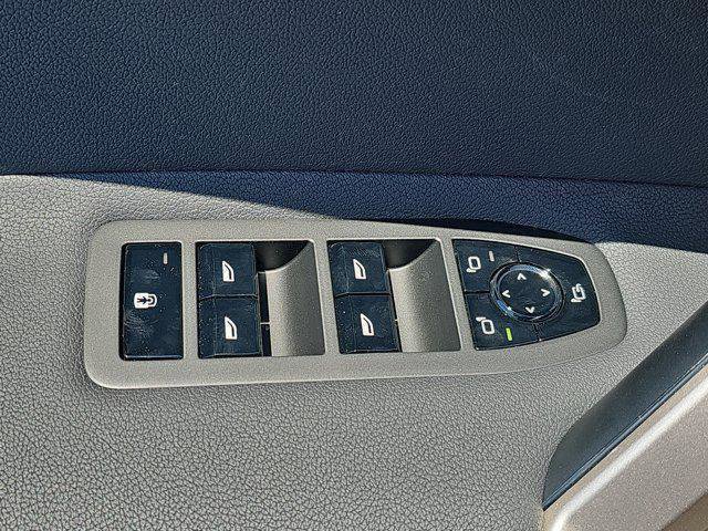 2026 BMW iX 60 - Photo 66