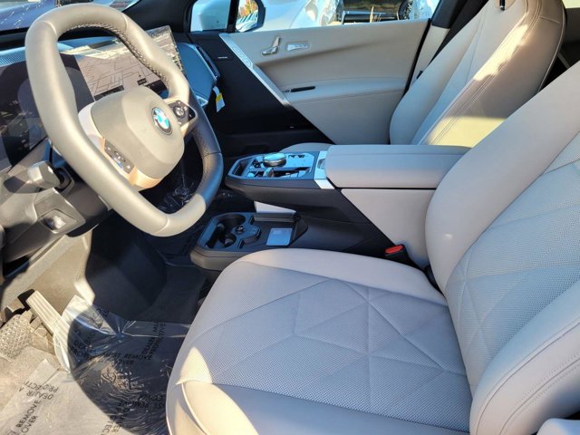 2026 BMW iX 60 - Photo 36