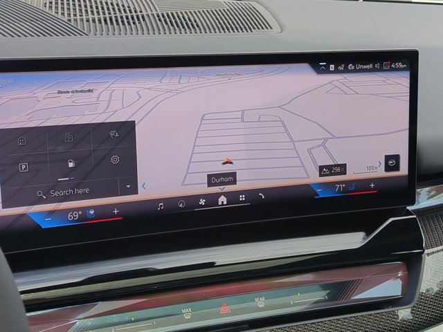 New 2027 Mineral White Metallic BMW 550e xDrive image 23