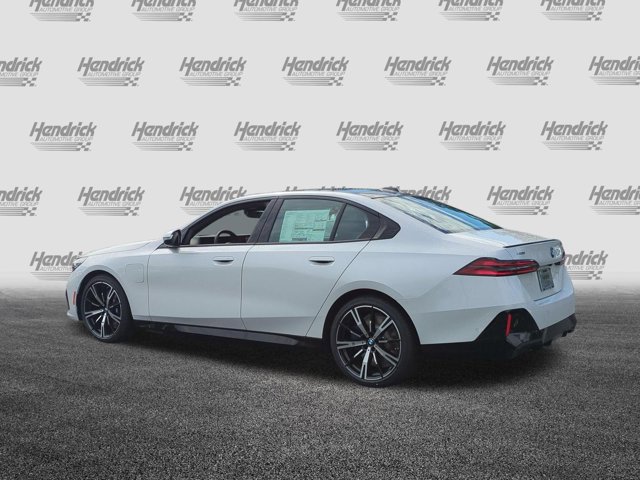 New 2027 Mineral White Metallic BMW 550e xDrive image 8
