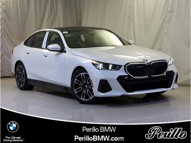 2026 BMW 5 Series 550e - Photo 19