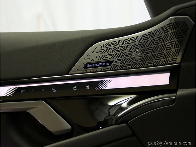2026 BMW 5 Series 550e - Photo 34