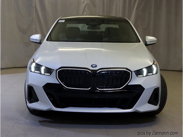 2026 BMW 5 Series 550e - Photo 21
