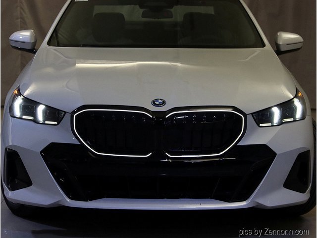 2026 BMW 5 Series 550e - Photo 22