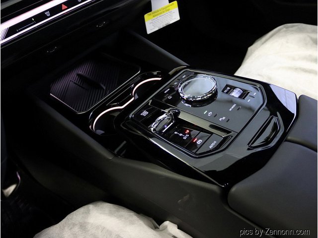 2026 BMW 5 Series 550e - Photo 26