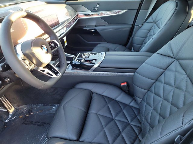 2026 BMW 7 Series 740i - Photo 36
