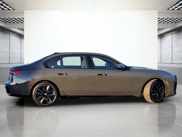 2026 BMW 7 Series 740i - Photo 25