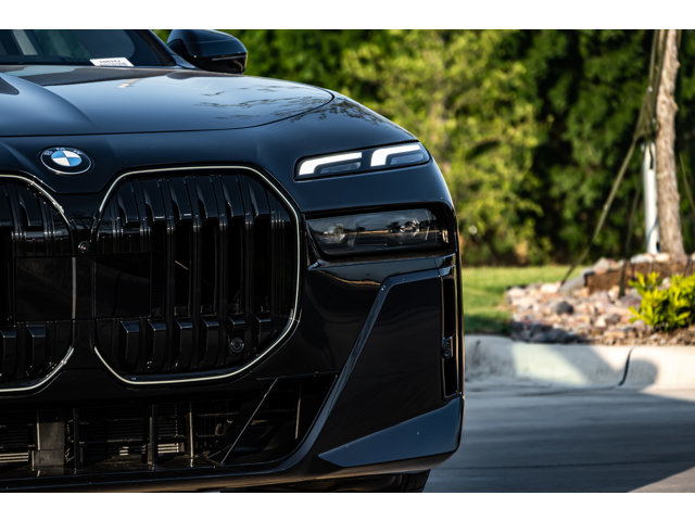 2025 Bmw 740i 740i xDrive photo 2