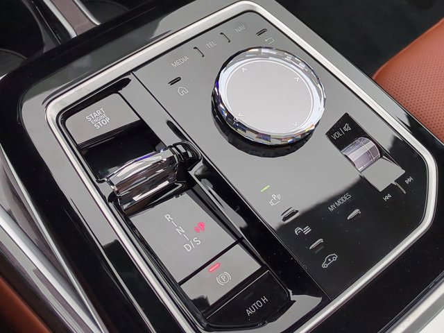 New 2026 Black Sapphire Metallic BMW 760i xDrive image 25
