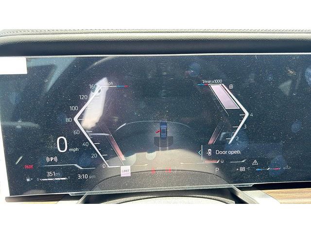 2025 BMW 7 Series 760i - Photo 32