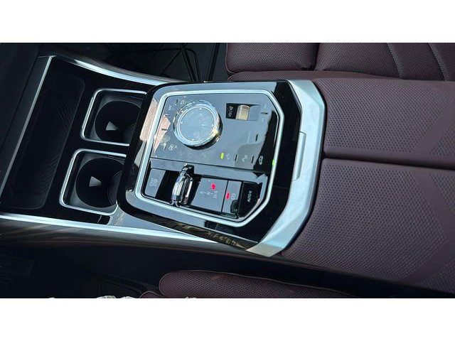 2025 BMW 7 Series 760i - Photo 38