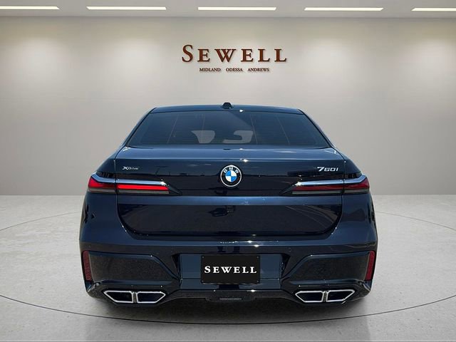 2025 BMW 7 Series 760i - Photo 24
