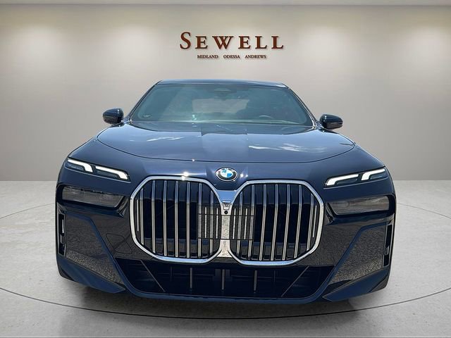 2025 BMW 7 Series 760i - Photo 28