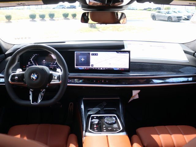 2025 BMW 7 Series 760i - Photo 10