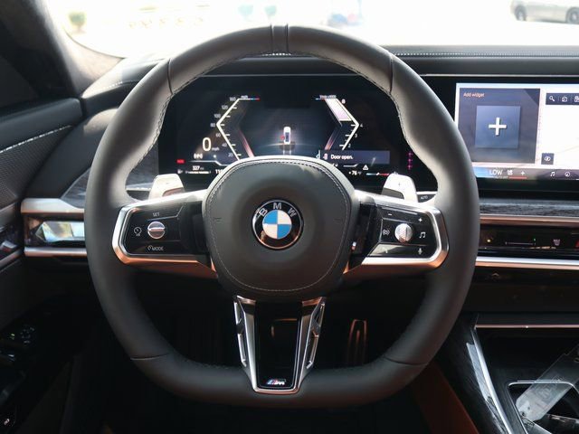 2025 BMW 7 Series 760i - Photo 13