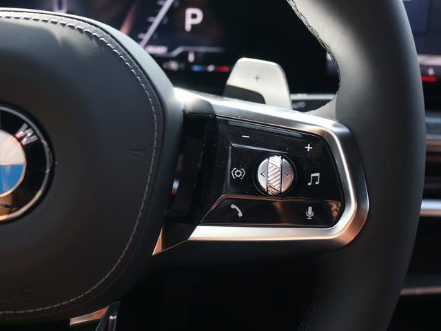 2025 BMW 7 Series 760i - Photo 16