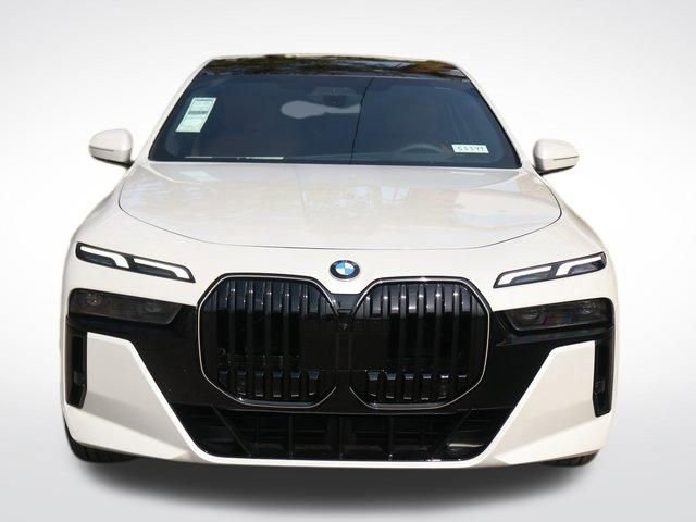 2025 BMW 7 Series 760i - Photo 2